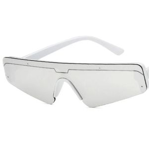 Nwot retro style silver mirrored sunglasses